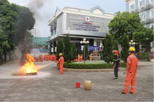 Công ty Điện lực Cao Bằng huấn luyện định kỳ nghiệp vụ phòng cháy, chữa cháy và cứu nạn, cứu hộ (PCCC và CNCH) năm 2022