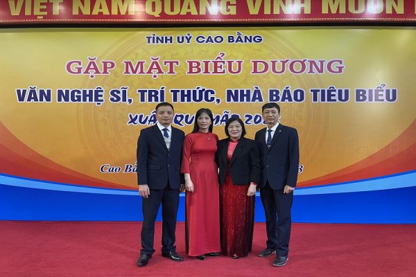 Công ty Điện lực Cao Bằng với chương trình gặp mặt biểu dương văn nghệ sĩ, tri thức, nhà báo tiêu biểu nhân dịp đầu Xuân Quý Mão 2023