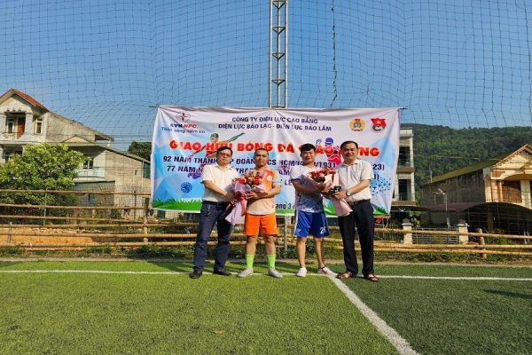 Giao hữu bóng đá chào mừng kỷ niệm 92 năm ngày thành lập Đoàn thanh niên Cộng sản Hồ Chí Minh và 77 năm ngày Thể thao Việt Nam năm 2023