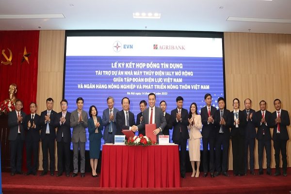 Tập đoàn Điện lực Việt Nam và Ngân hàng Nông nghiệp và Phát triển Nông thôn Việt Nam ký kết hợp đồng tín dụng tài trợ dự án Nhà máy Thủy điện Ialy mở rộng
