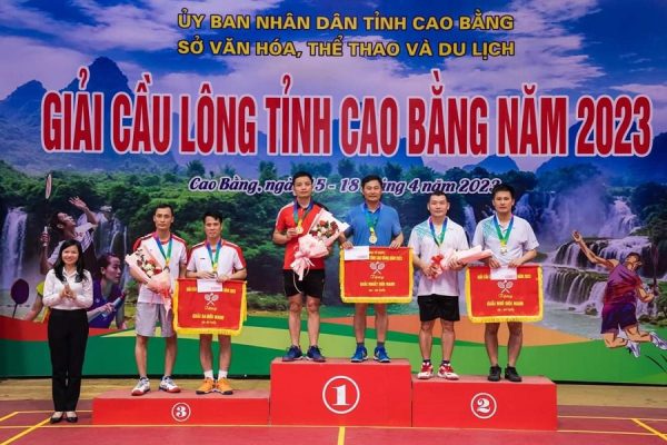 Đoàn vận động viên Công ty Điện lực Cao Bằng (PC Cao Bằng) tham gia thi đấu Giải Cầu lông tỉnh Cao Bằng năm 2023