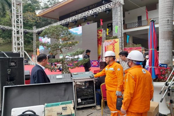 Điện lực Hà Quảng (PC Cao Bằng) đảm bảo cung cấp điện Lễ hội “Về nguồn Pác Bó” năm 2024