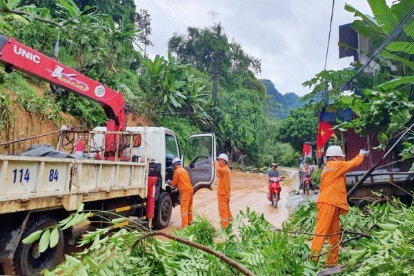 TCBC EVN: Thông tin cập nhật lúc 9h ngày 13/9/2024 về ảnh hưởng của cơn bão số 3 (Yagi) và lũ lụt tại các tỉnh phía Bắc đến vận hành và cung cấp điện