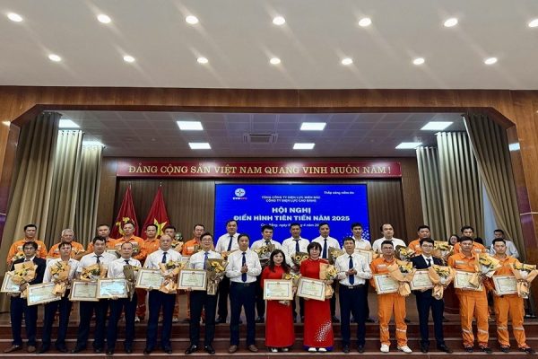 Điện lực Hạ Lang – Hưởng ứng Tháng Công nhân 2025 với chủ đề “Công nhân Việt Nam tiên phong bước vào kỷ nguyên mới”