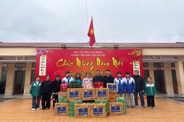 Công ty Điện lực Cao Bằng thăm, tặng quà Trung tâm Bảo trợ xã hội tỉnh nhân dịp Tết Bính Ngọ 2026