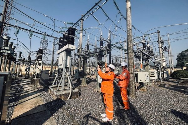 Công ty Điện lực Cao Bằng tăng cường bảo đảm an toàn vệ sinh lao động, phòng chống cháy, nổ dịp Tết Nguyên đán Bính Ngọ