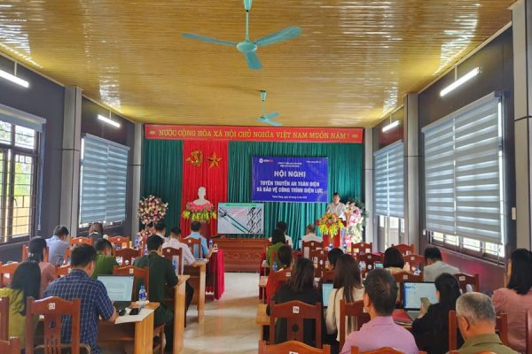 Nâng cao nhận thức cộng đồng về an toàn điện và bảo vệ công trình điện lực tại xã Thành Công, tỉnh Cao Bằng
