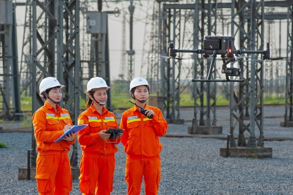 Phụ nữ EVN: Tự tin làm chủ công nghệ, từng bước khẳng định bản lĩnh trong kỷ nguyên số